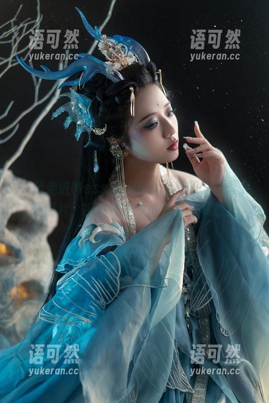 一起走进Messie Huang校园，获取免费照片，感受她眼中的青春与梦想！